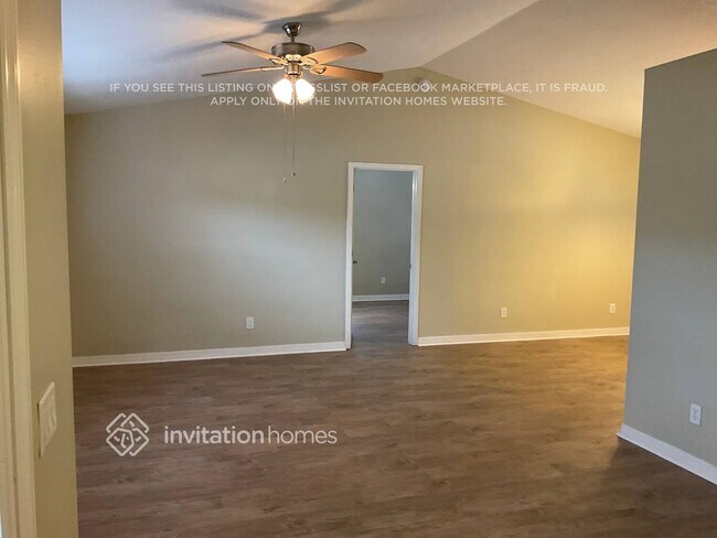 Foto del edificio - 1240 Sleepy Hollow Ln