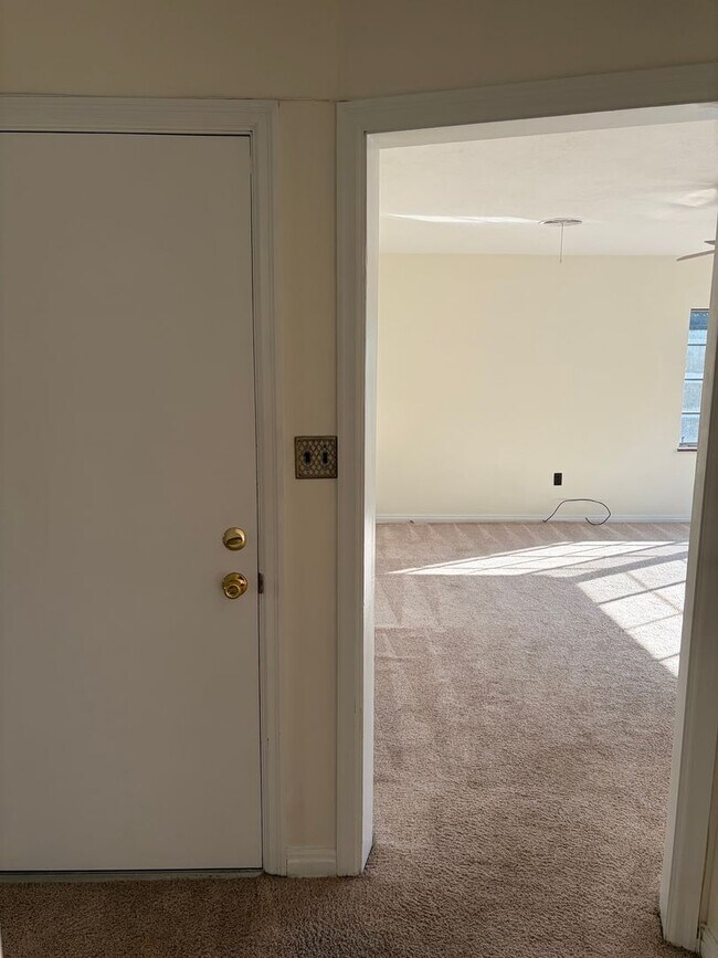 Foto del edificio - 660 Beech Ave