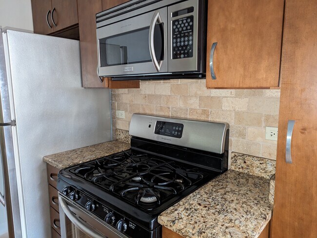 Foto del edificio - 3808 N Marshfield Ave