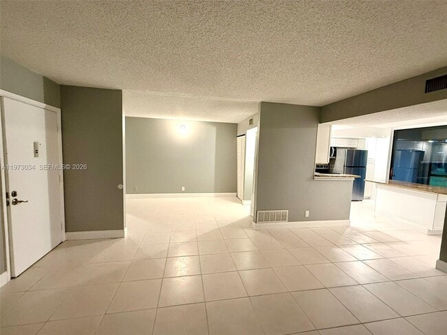 Building Photo - 5220 Las Verdes Cir