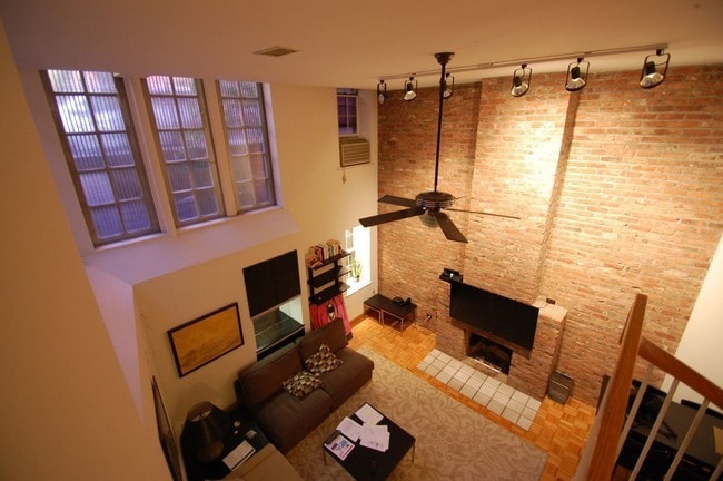 Building Photo - 117 Bedford St