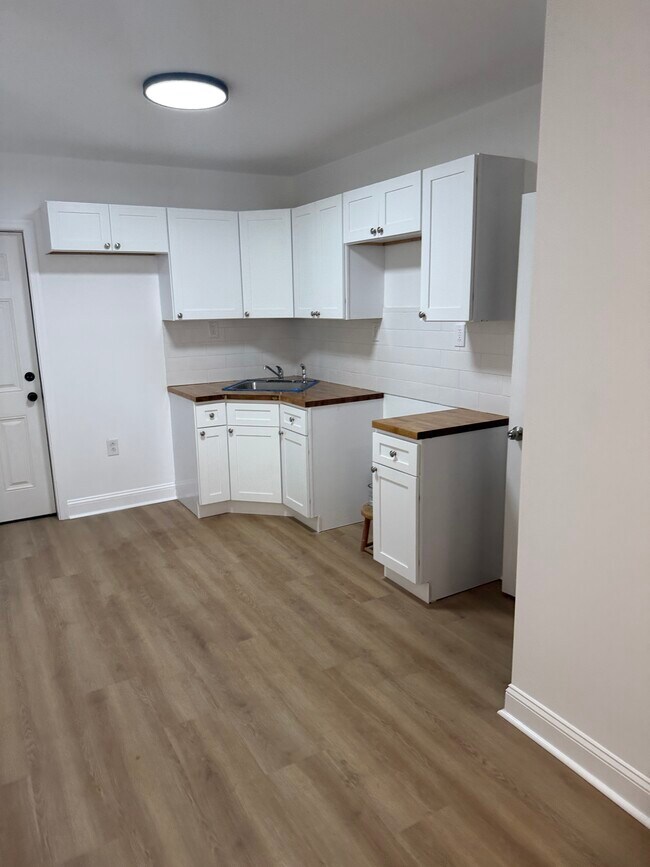 Foto del edificio - 2431 N Bancroft St