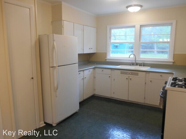 Building Photo - 3 br, 1 bath House - 806 Chandler Drive