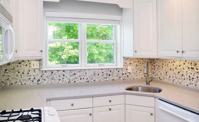 Foto del edificio - Sassy on Sangamore - 3 BED + 2 FB Av. Earl...