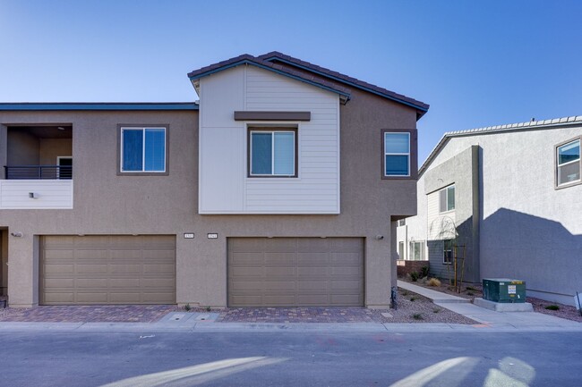 Building Photo - NEW BUILD 4BEDROOM TOWNHOME IN 89002