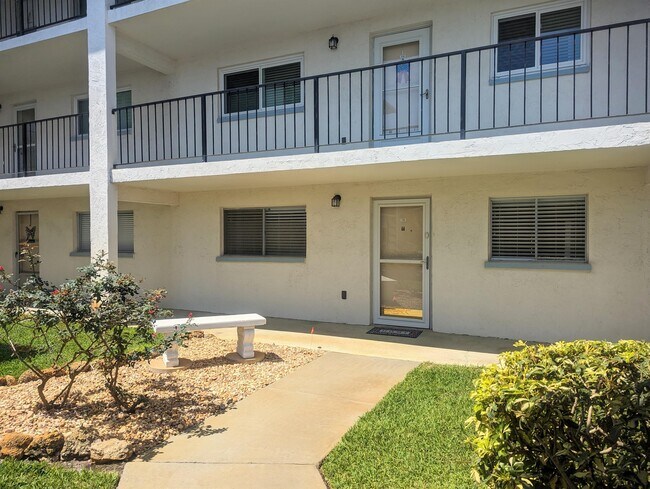 Building Photo - 708 S Tamiami Trail