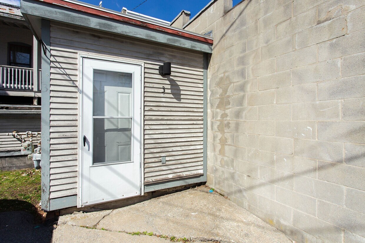 8082 Milton Ave Unit Apt 3, Ballston Spa, NY 12020 Room for Rent in