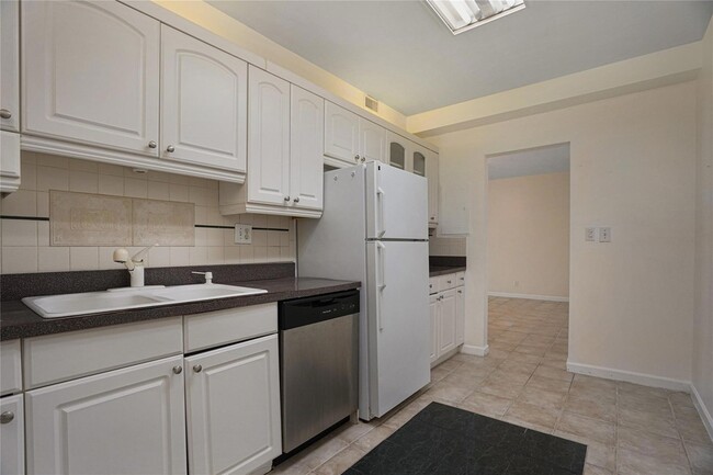 Building Photo - 4250 Galt Ocean Dr
