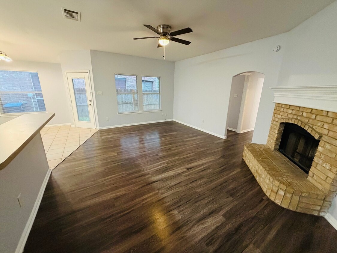 Photo - 5832 Swords Dr (Fort Worth, TX)