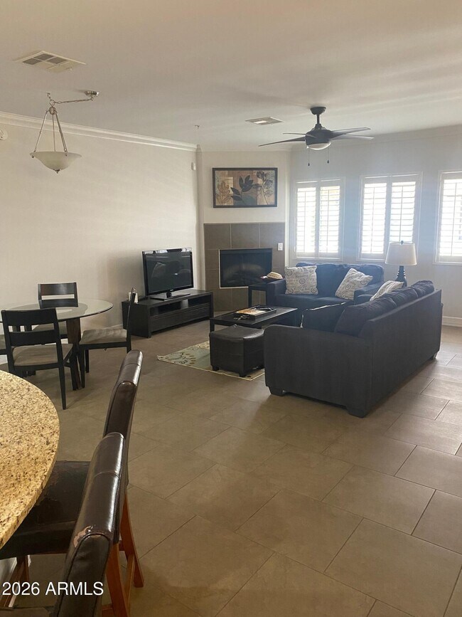 Foto del edificio - 10757 N 74th St