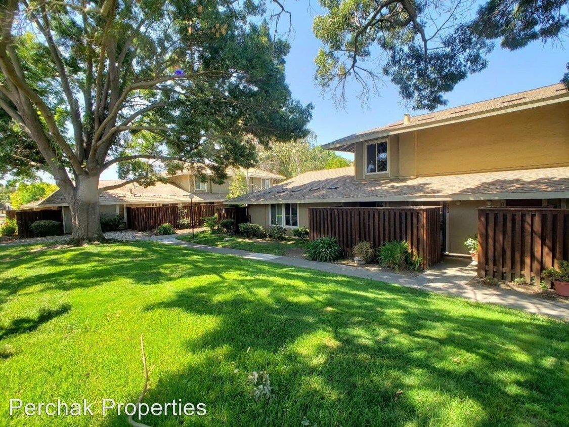 Primary Photo - 2 br, 1.5 bath House - 2029 C Olivera Rd.