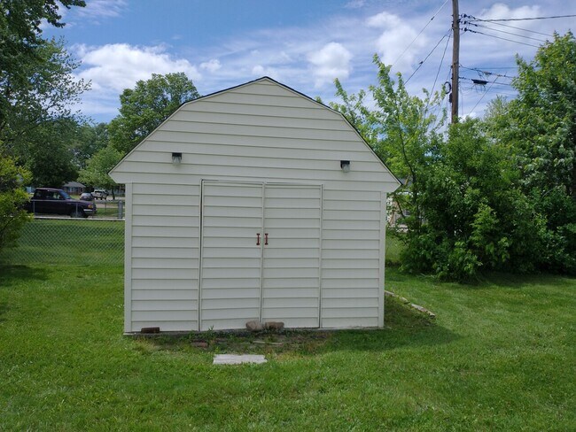Building Photo - 574 Willow Park Rd, Elyria OH