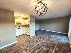 Building Photo - 411 Ellerdale St