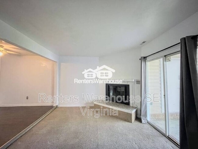 Building Photo - 1640 Fairfax Dr