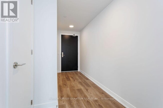 Building Photo - 3009 Novar Rd