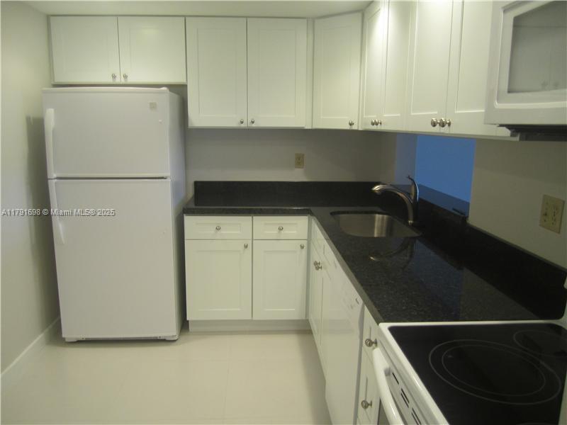 Foto principal - 8075 SW 107th Ave