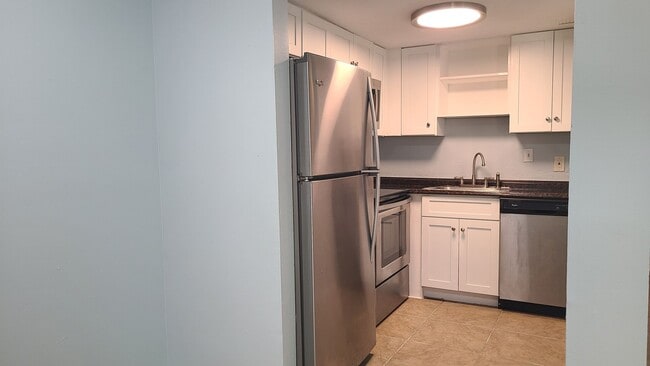 Building Photo - 2523 N Alafaya Trail