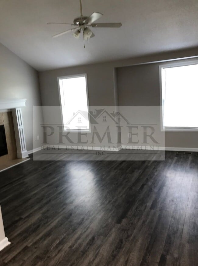Building Photo - LOVELY 3 bd / 2.5 ba GRAIN VALLEY HOME -717 SW Tisha Ln, Grain Valley, MO 64029 $1950 - Mid May M...