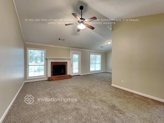Foto del edificio - 650 Trellis Pond Ct