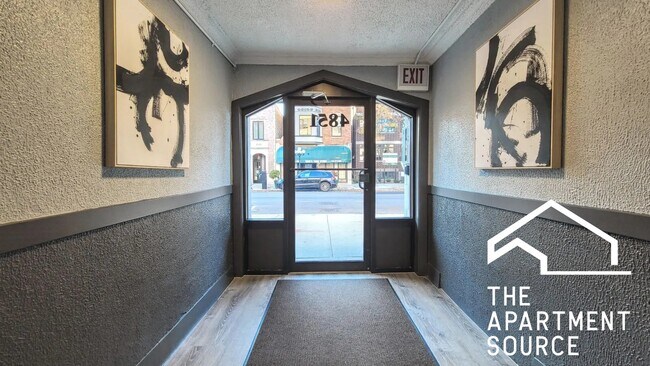 Foto del edificio - 4857 N Damen Ave