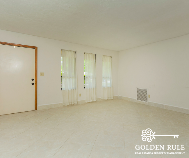 Foto del edificio - 6112 NW 52nd Terrace