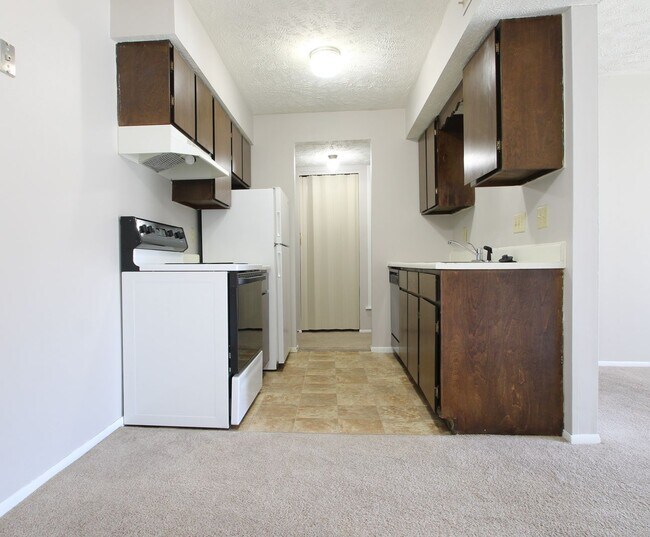 Cornhusker Creek Apartments 820 Lincoln Rd Bellevue, NE Apartments