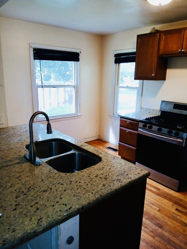 Foto del edificio - 17646 Woodbine St