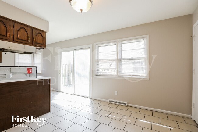 Building Photo - 7712 Arlington Ave