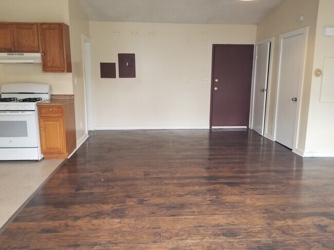 Building Photo - 112 Fulton St