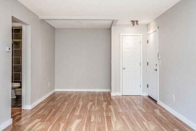 Foto del edificio - 744 Polk St NE