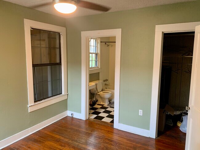 Foto del edificio - 729 Bungalow Ln