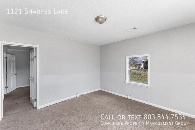 Foto del edificio - 1121 Sharpes Ln