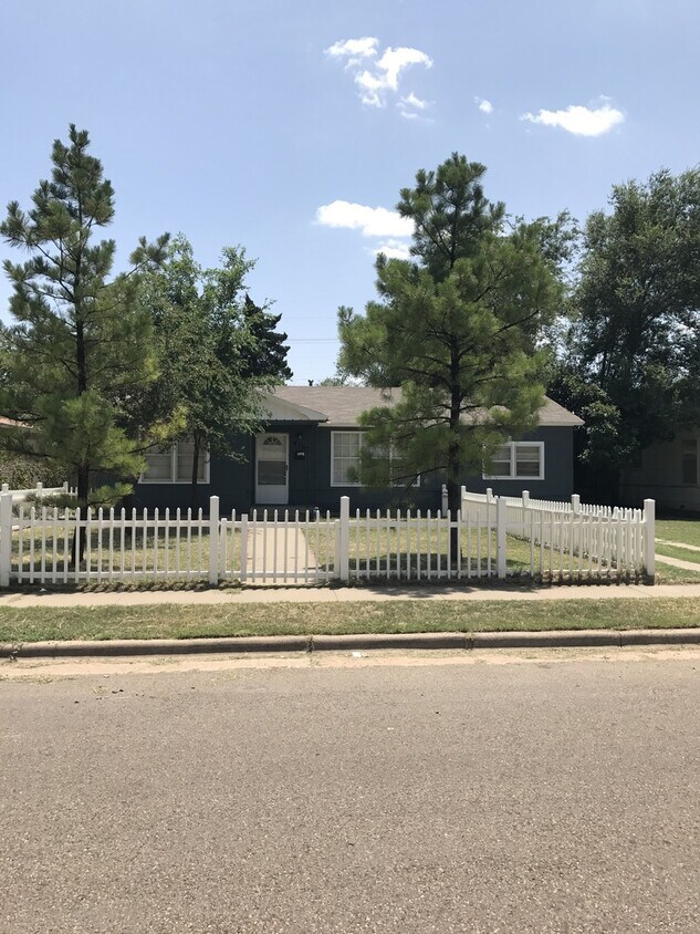 3 bed 2 bath near Maxey Park! Alquileres en Lubbock, TX