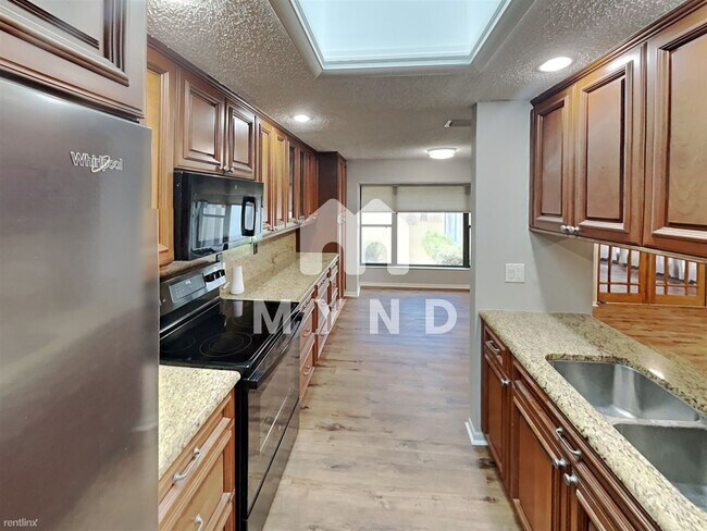 Foto del edificio - 3 br, 2 bath House - 2036 Whitney Dr