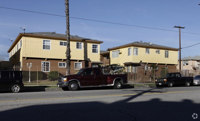 Building Photo - 6955-6961 Fulton Ave