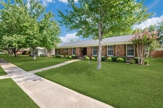 Building Photo - 3226 Leahy Dr