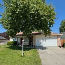 Building Photo - 2200 E Grapewood Dr