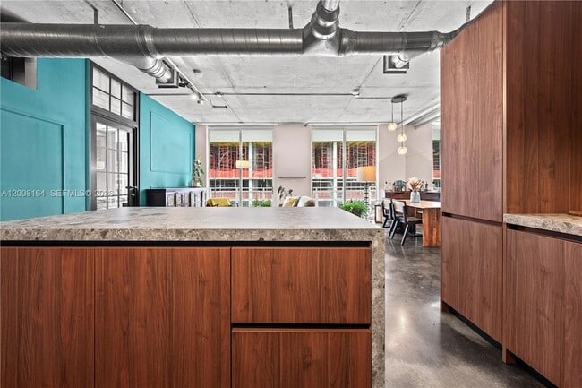Foto del edificio - 444 NE 30th St