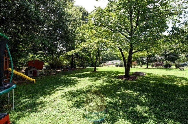 Foto del edificio - 211 Manning Dr