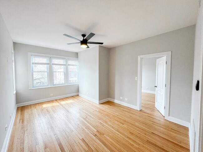 Foto del edificio - 3319 N Karlov Ave