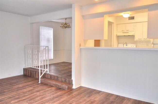 Foto del edificio - 6640 Eastridge Dr