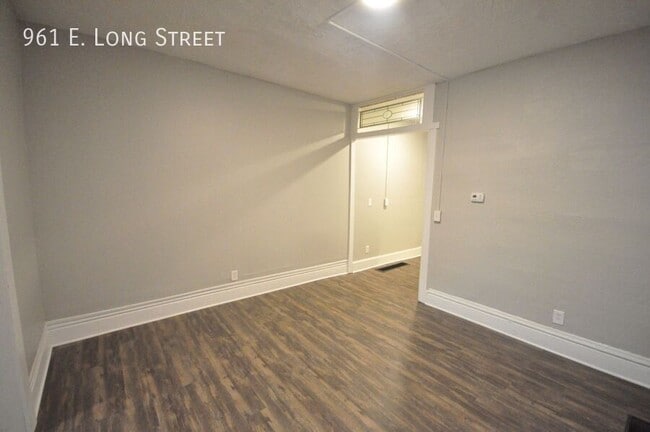 Foto del edificio - 961 E Long St