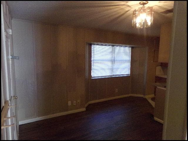 Building Photo - 8 Utica Ln