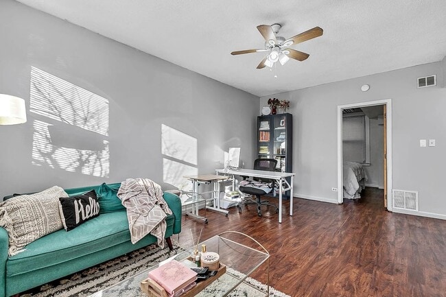 Building Photo - 5143 S Kenwood Ave