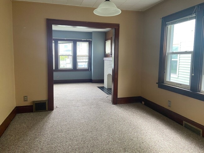 Building Photo - 39 Somerton Ave
