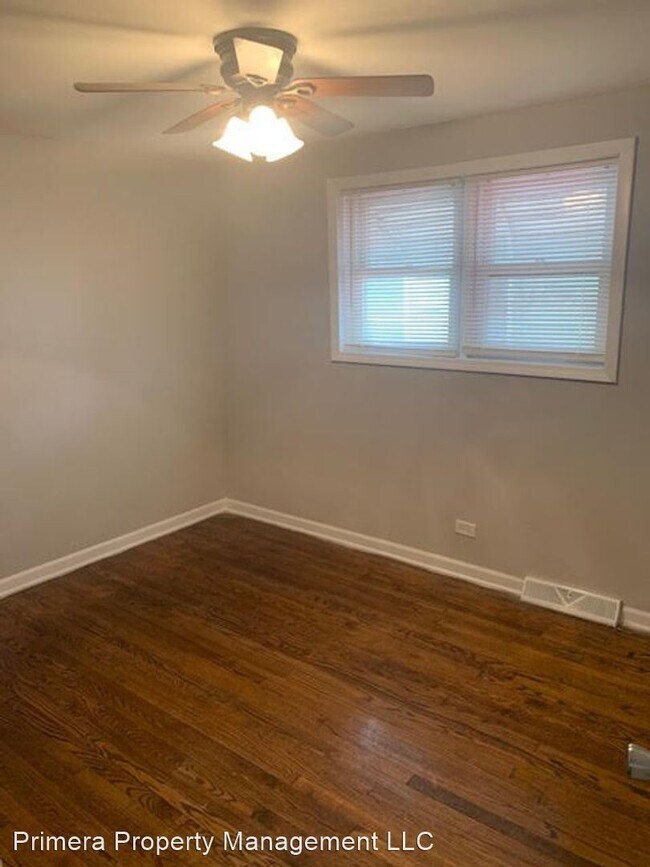 Foto del edificio - 3 br, 1.5 bath House - 38 E. 102nd Place
