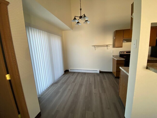 Foto del edificio - Updated Spacious 3 bed, 1 bath West Fargo.