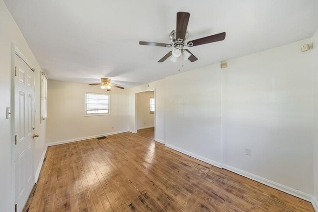 Foto del edificio - 1776 Spring Ave