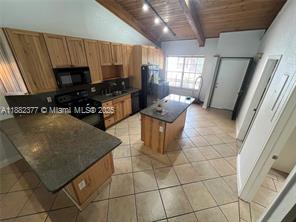 Building Photo - 2908 N 35th Terrace