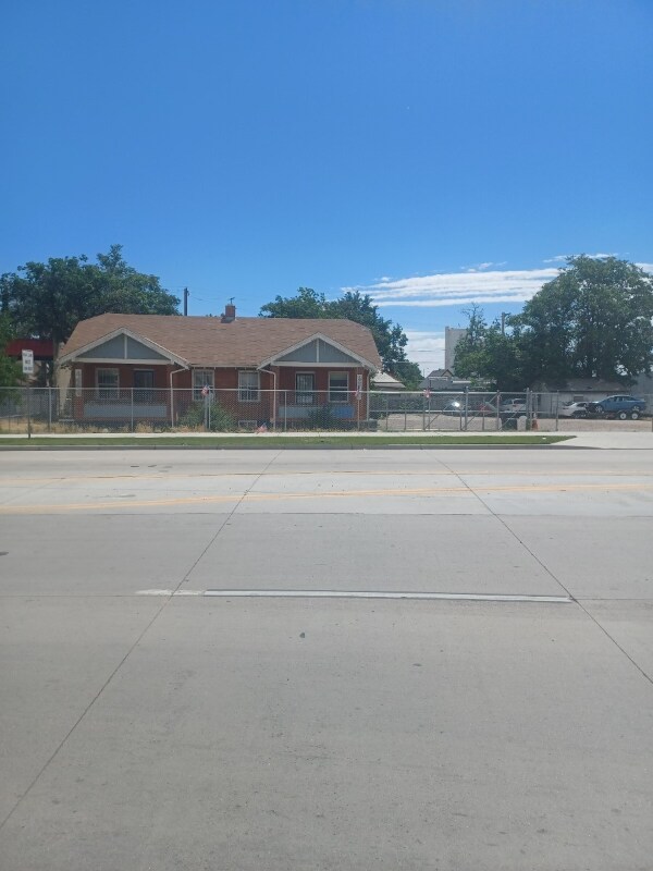 Primary Photo - 4656 Brighton Blvd